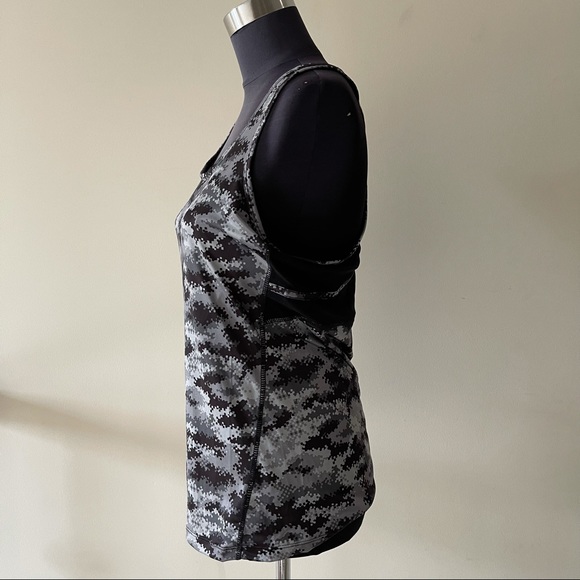 Black and Gray Camouflage Print Scoop-Neck Tank Top Blouse - Picture 2 of 6